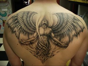 Фото тату с ангелом на спине 12.03.2020 №038 -angel tattoo on the back- tatufoto.com