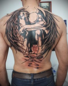 Фото тату с ангелом на спине 12.03.2020 №044 -angel tattoo on the back- tatufoto.com