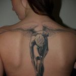 Фото тату с ангелом на спине 12.03.2020 №074 -angel tattoo on the back- tatufoto.com