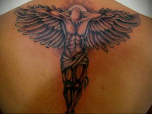 Фото тату с ангелом на спине 12.03.2020 №091 -angel tattoo on the back- tatufoto.com