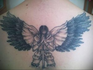 Фото тату с ангелом на спине 12.03.2020 №094 -angel tattoo on the back- tatufoto.com