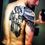 Фото тату с ангелом на спине 12.03.2020 №117 -angel tattoo on the back- tatufoto.com