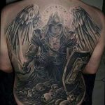 Фото тату с ангелом на спине 12.03.2020 №134 -angel tattoo on the back- tatufoto.com