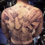 Фото тату с ангелом на спине 12.03.2020 №150 -angel tattoo on the back- tatufoto.com