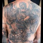 Фото тату с ангелом на спине 12.03.2020 №152 -angel tattoo on the back- tatufoto.com