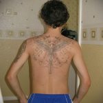 Фото тату с ангелом на спине 12.03.2020 №160 -angel tattoo on the back- tatufoto.com