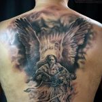 Фото тату с ангелом на спине 12.03.2020 №170 -angel tattoo on the back- tatufoto.com