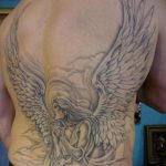Фото тату с ангелом на спине 12.03.2020 №184 -angel tattoo on the back- tatufoto.com