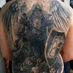 Фото тату с ангелом на спине 12.03.2020 №201 -angel tattoo on the back- tatufoto.com