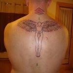 Фото тату с ангелом на спине 12.03.2020 №207 -angel tattoo on the back- tatufoto.com