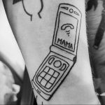 Тату с мобильным телефоном 02.04.2020 №012 -phone tattoo- tatufoto.com