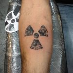 Фото Тату со знаком радиации 26.04.2020 №017 -Radiation Tattoo- tatufoto.com