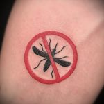 Фото тату комар 25.04.2020 №013 -mosquito tattoo- tatufoto.com