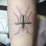 Фото тату комар 25.04.2020 №022 -mosquito tattoo- tatufoto.com