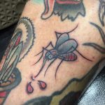 Фото тату комар 25.04.2020 №059 -mosquito tattoo- tatufoto.com