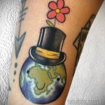 Фото татуировки з планетой Земля 22.04.2020 №019 -planet earth tattoo- tatufoto.com