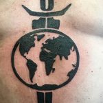 Фото татуировки з планетой Земля 22.04.2020 №044 -planet earth tattoo- tatufoto.com