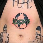 Фото татуировки з планетой Земля 22.04.2020 №054 -planet earth tattoo- tatufoto.com