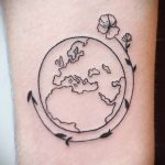 Фото татуировки з планетой Земля 22.04.2020 №058 -planet earth tattoo- tatufoto.com