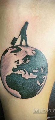 Фото татуировки з планетой Земля 22.04.2020 №089 -planet earth tattoo- tatufoto.com