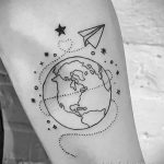 Фото татуировки з планетой Земля 22.04.2020 №092 -planet earth tattoo- tatufoto.com