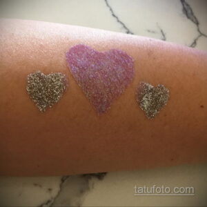 Фото пример глиттер (блеск) татуировки 31.05.2020 №4007 - tattoo- tatufoto.com