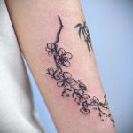 Фото татуировки на тему весны 01.05.2020 №020 -spring tattoo- tatufoto.com