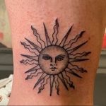Фото татуировки с солнцем 02.05.2020 №020 -sun tattoo- tatufoto.com