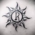 Фото татуировки с солнцем 02.05.2020 №024 -sun tattoo- tatufoto.com