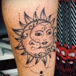 Фото татуировки с солнцем 02.05.2020 №043 -sun tattoo- tatufoto.com