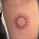 Фото татуировки с солнцем 02.05.2020 №075 -sun tattoo- tatufoto.com