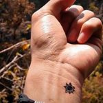 Фото татуировки с солнцем 02.05.2020 №084 -sun tattoo- tatufoto.com