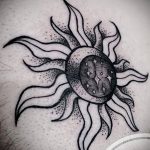 Фото татуировки с солнцем 02.05.2020 №103 -sun tattoo- tatufoto.com
