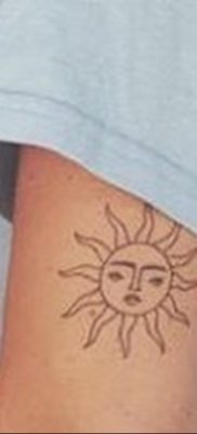 Фото татуировки с солнцем 02.05.2020 №125 -sun tattoo- tatufoto.com