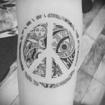 Фото татуировки с солнцем 02.05.2020 №132 -sun tattoo- tatufoto.com