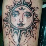 Фото татуировки с солнцем 02.05.2020 №139 -sun tattoo- tatufoto.com
