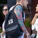 Парень на улице с красивыми тату на руках - Уличная татуировка (street tattoo) № 06 – 18.06.2020 – tatufoto.com 2