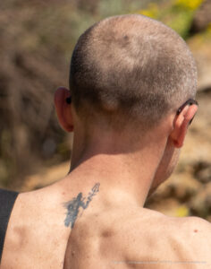 Тату коловрат и трезубец Посейдона у мужчины – Уличная татуировка (Street tattoo) № 04 – 12.06.2020 для tatufoto.com 2