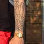 Тату надписи на ноге – пальма и крыло на руке у парня – Уличная татуировка (street tattoo) № 06 – 18.06.2020 – tatufoto.com 7