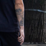 Тату с глазом и лестницей на руке парня – Уличная татуировка (Street tattoo) № 05 – 15.06.2020 для tatufoto.com 4