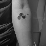 Тату с солнцезащитными очками 30.06.2020 №042 -Sunglasses tattoo- tatufoto.com