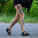 Тату с цветами и змеей на ноге девушки - street tattoo № 07 – 24.06.2020 – tatufoto.com 6