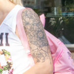 Тату с цветами и мандалой на руке женщины – Уличная татуировка (Street tattoo) № 05 – 15.06.2020 для tatufoto.com 4