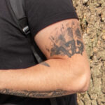 Тату четыре туза и три семерки на руке парня – Уличная татуировка (Street tattoo) № 05 – 15.06.2020 для tatufoto.com 3
