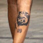 Фото неудачной тату с волком и цифрой 09 на ноге парня - Уличная татуировка (street tattoo) № 06 – 18.06.2020 – tatufoto.com 3