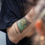 Фото тату с зеленым гоблином из варкрафт на руке парня – Уличная татуировка (Street tattoo) № 05 – 15.06.2020 для tatufoto.com 4