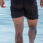 Фото тату с ласточками на пояснице парня – Уличная татуировка (Street tattoo) № 04 – 12.06.2020 для tatufoto.com 2