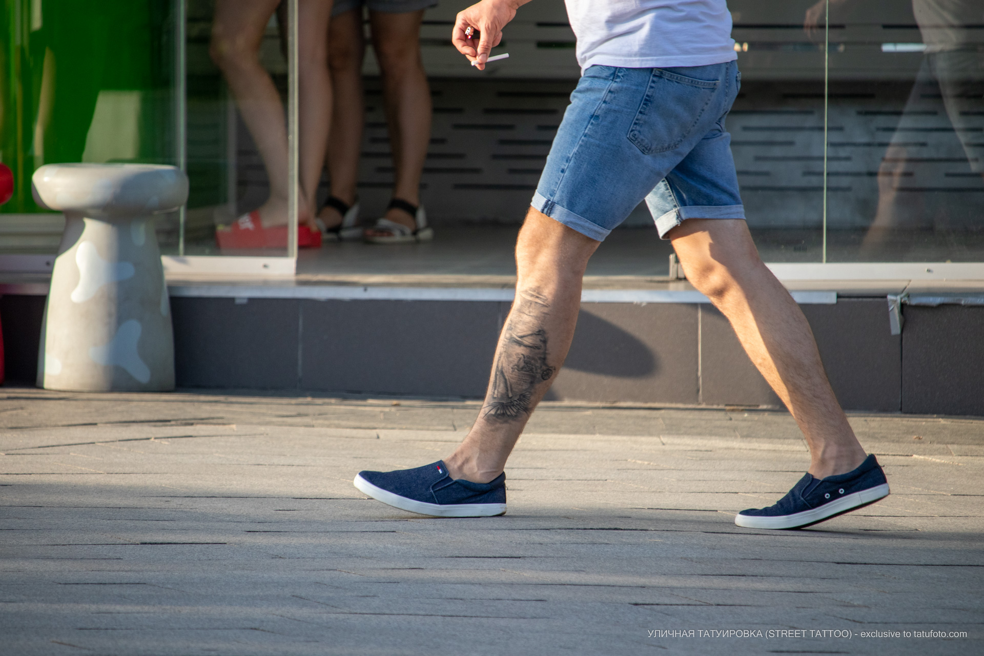 Фото татуировки с Витрувианским человеком и чертежами изобретений Леонардо да Винчи – Уличная татуировка (street tattoo) № 06 – 18.06.2020 – tatufoto.com 7