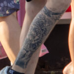 Фото татуировки с медведем и орлом на ноге парня ниже колена - Уличная татуировка (street tattoo) № 06 – 18.06.2020 – tatufoto.com 16