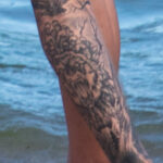Фото татуировки с медведем и орлом на ноге парня ниже колена - Уличная татуировка (street tattoo) № 06 – 18.06.2020 – tatufoto.com 5